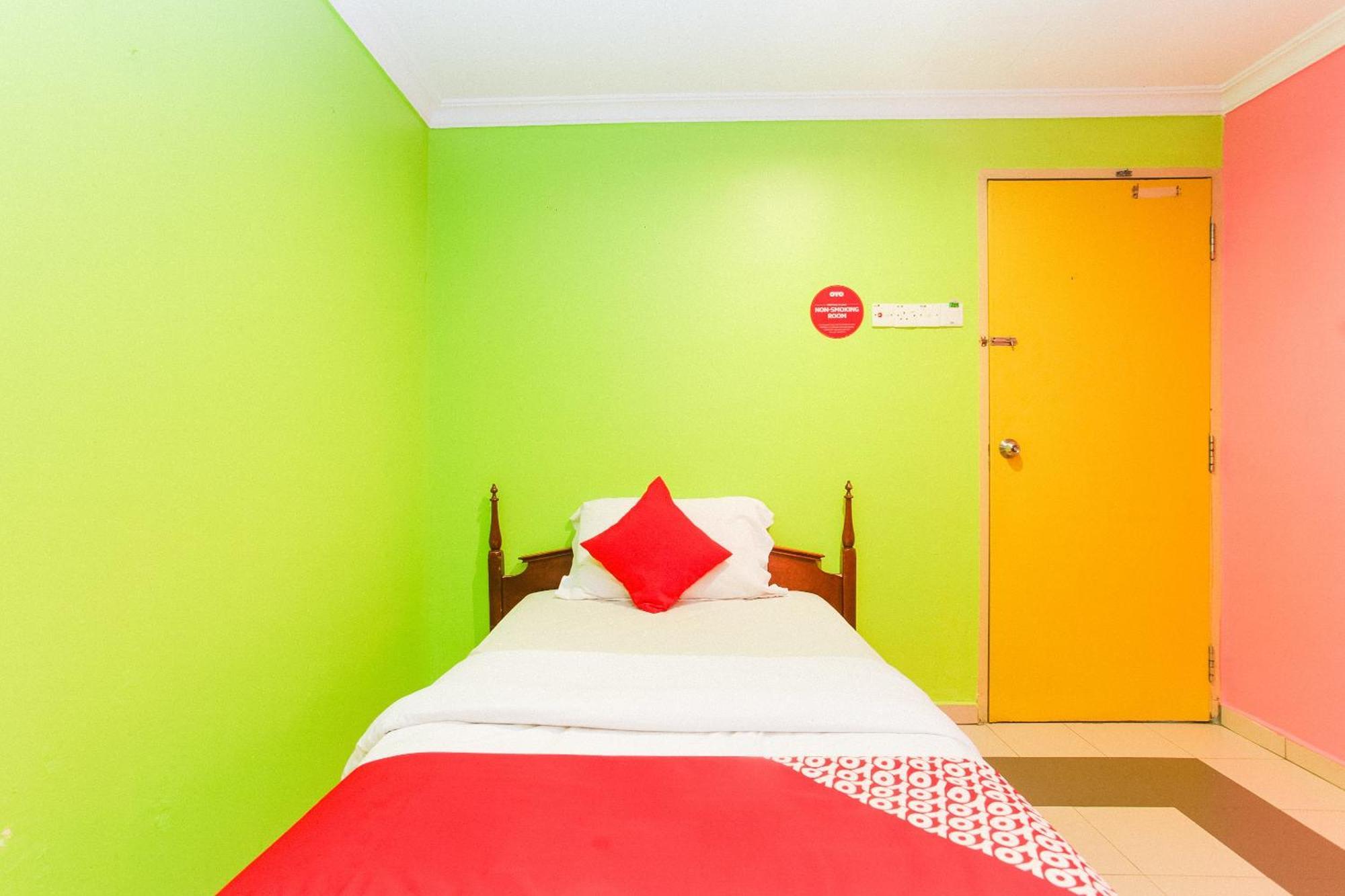 Oyo 746 Hotel Comfort Ipoh Buitenkant foto
