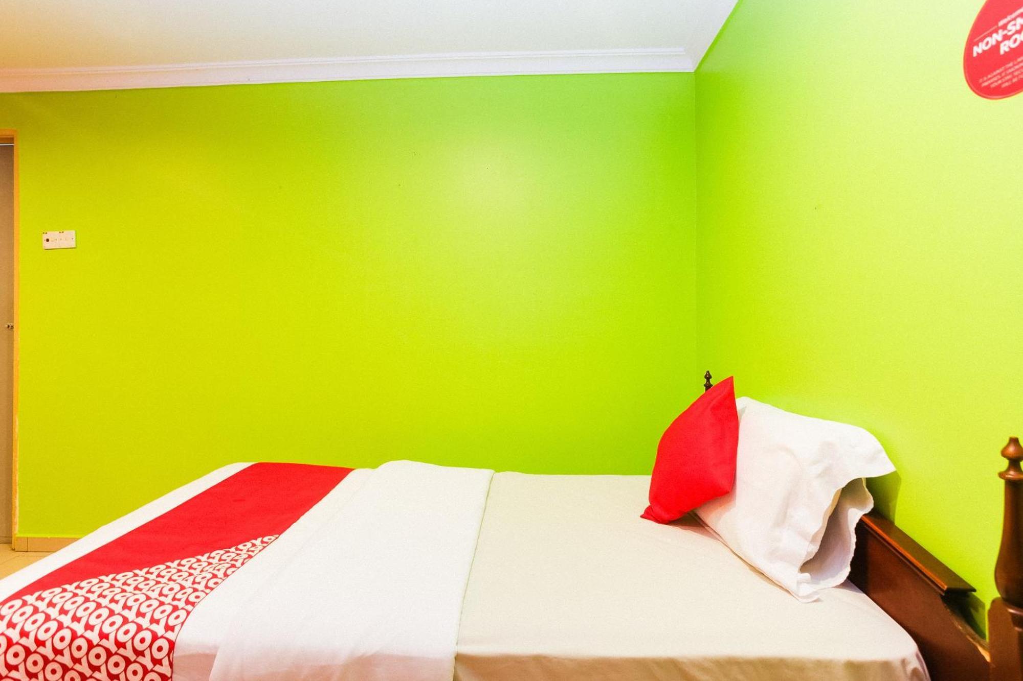Oyo 746 Hotel Comfort Ipoh Buitenkant foto